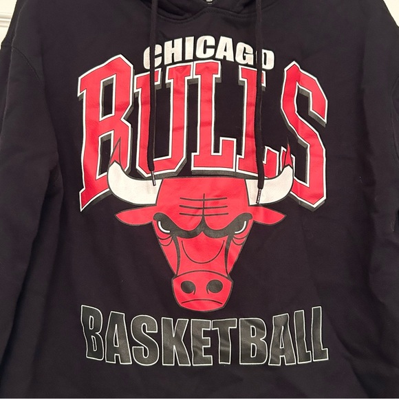Hybrid Apparel Chicago Bulls Basketball Raw Hem Cropped Women’s Size S Hoodie - Picture 2 of 6